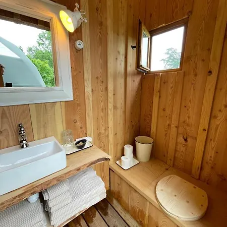 Dome Insolite Lichen Jacuzzi Et Petits-dejeuners Inclus Luxury tent *