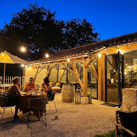 Dome Insolite Lichen Jacuzzi Et Petits-dejeuners Inclus Luxury tent Gondrin